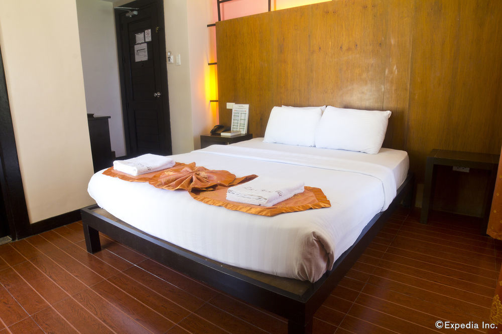 Отель La Carmela De Boracay Manoc-Manoc Экстерьер фото