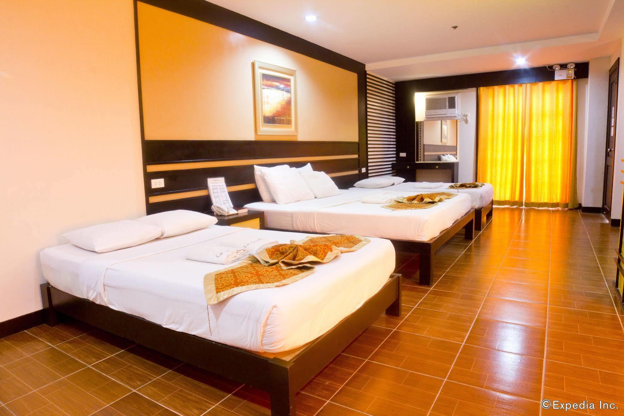 Отель La Carmela De Boracay Manoc-Manoc Экстерьер фото